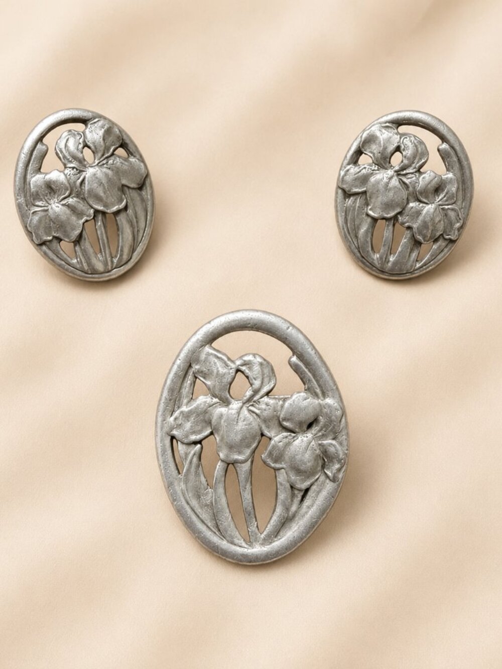 Vintage 1987 Seagull Pewter Canada Iris Flower Matching Brooch & Earring Set